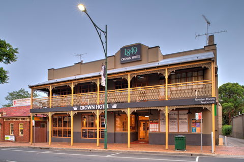 The Crown Hotel Motel - Casino Accommodation 0