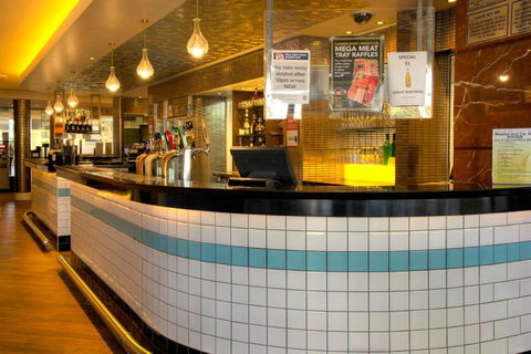 The Crown Hotel Motel - Casino Accommodation 1