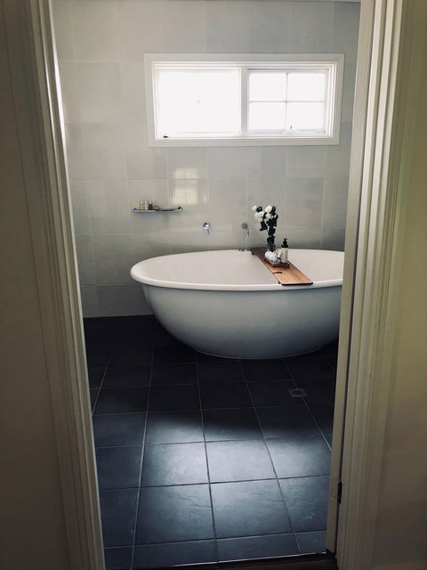 Tomfoolery Winemaker's Cottage - Accommodation Find 1