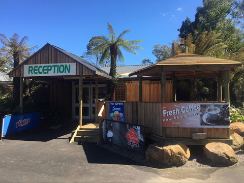 Tullah Lakeside Lodge - Holiday Melbourne 0