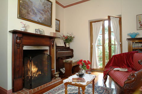 Amanda's Cottage 1899 - Sunshine Coast Guide 0