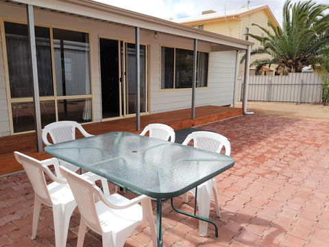 Cactus Hill - Accommodation Broken Hill 1