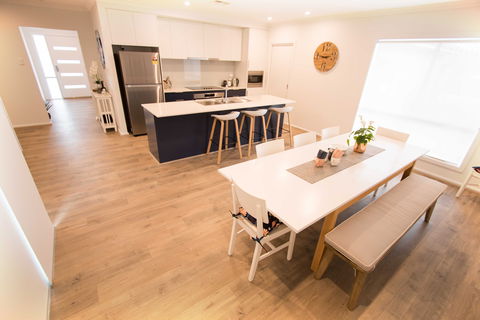 Contemporary ‘Esprit’ With River Reserve Access - Accommodation Broken Hill 2