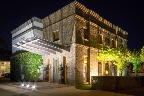 De Russie Boutique Hotel Orange - Townsville Tourism 0
