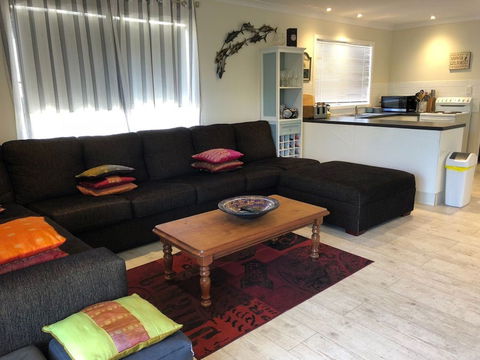 Flutterby's Beach Retreat Preston Beach - Accommodation Tasmania 0
