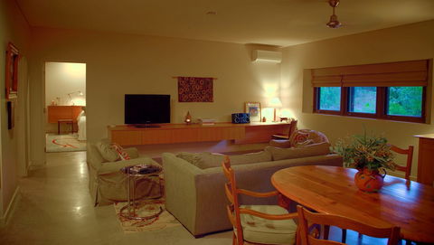 Jagundami Guest Retreat - Holiday Sydney 1