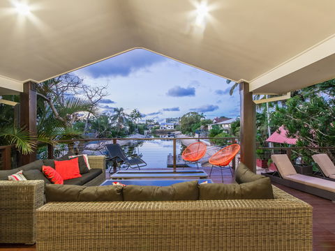 Laguna Bay Broadbeach - Vogue Holiday Homes - Holiday Sydney 1
