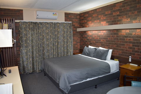 Riviana Motel - Accommodation Gold Coast 0