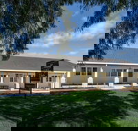 Albany Holiday Units - Accommodation Airlie Beach