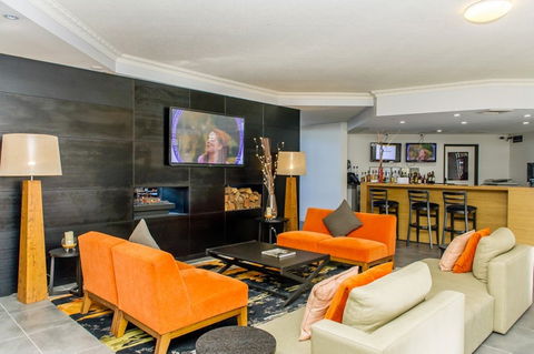 Alpha Canberra Hotel - Australian Destinations 2