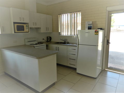 API Pelican Beach Front Apartments Kalbarri - Accommodation Sunshine Coast 1