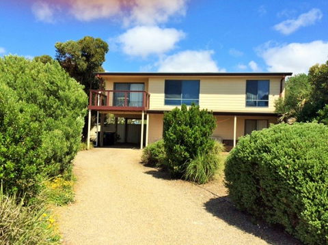 Bashams Beach House - Sunshine Coast Guide 0