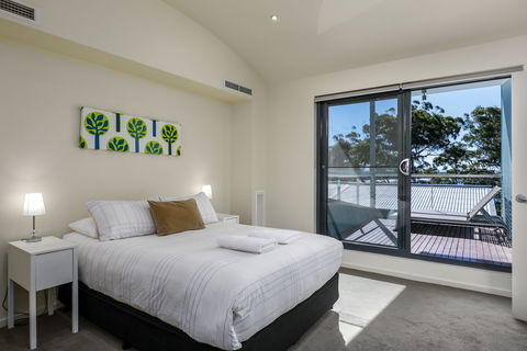 Bay Breeze  Jervis Bay - Townsville Tourism 2