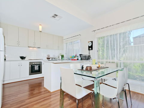 Century 21 SouthCoast: The Residence - Townsville Tourism 1