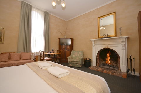 Central Springs Inn - Tourism Cairns 1