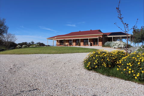 Clare View Accommodation - Clare View House - YWait Travel 0