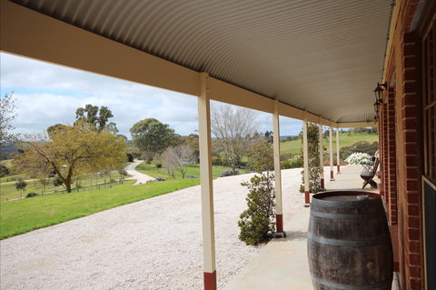 Clare View Accommodation - Clare View House - YWait Travel 1