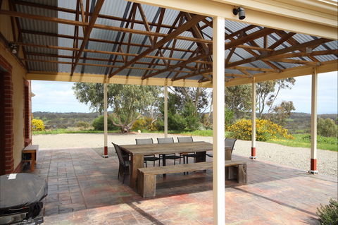 Clare View Accommodation - Clare View House - YWait Travel 2
