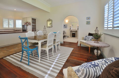 Clemandtines Vintage Beach Estate - Casino Accommodation 2