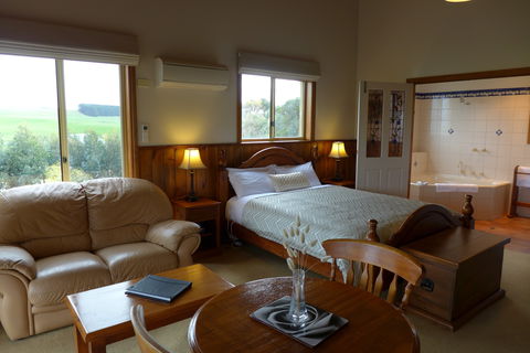 Daysy Hill Country Cottages - Townsville Tourism 1