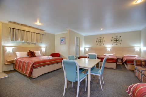 Fitzroy Motor Inn - Townsville Tourism 1