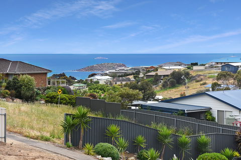 Fluke Court, Encounter Bay - Accommodation Whitsundays 0
