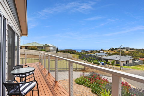 Fluke Court, Encounter Bay - Accommodation Whitsundays 1