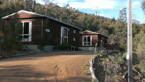 Hobart Bush Cabins - Holiday Melbourne 0