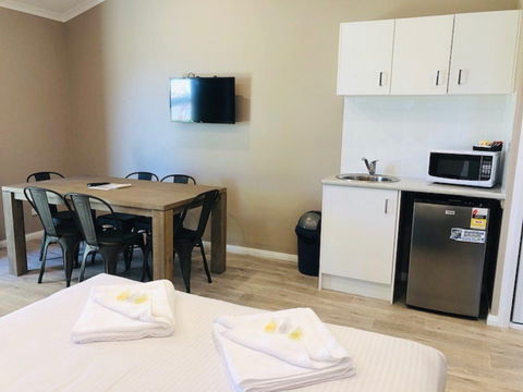 Huskisson Beach Resort - Townsville Tourism 2