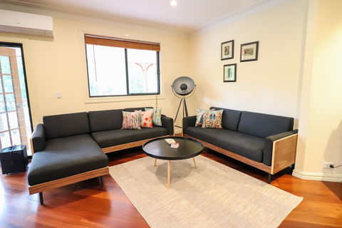Lumeah House - Accommodation Hamilton Island 1