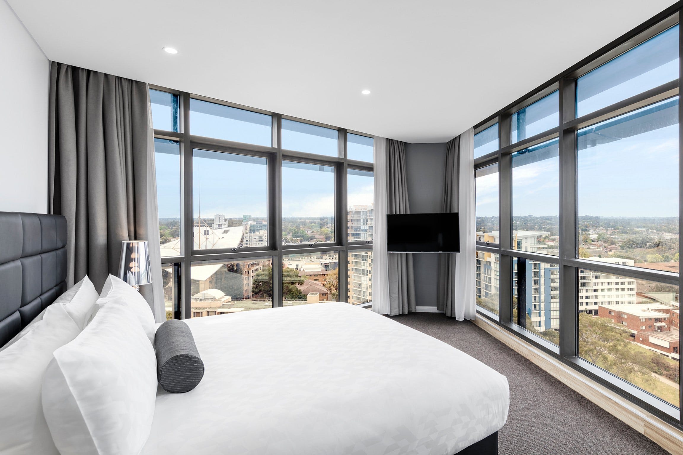 Meriton Suites Church Street, Parramatta - thumb 1