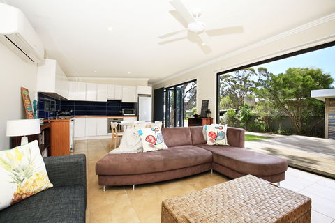 Mikora - Hotel Gold Coast 2