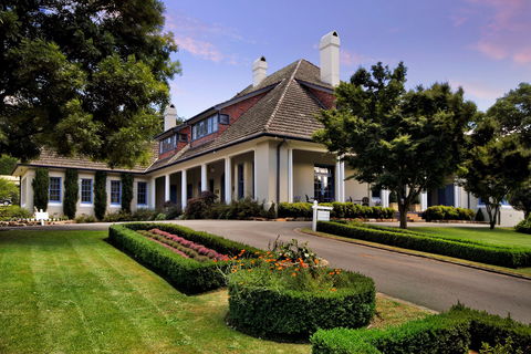Peppers Manor House - Whitsundays Tourism 0
