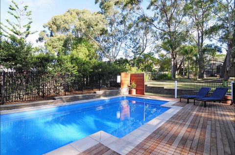 Poolside  Jervis Bay - Sunshine Coast Guide 0