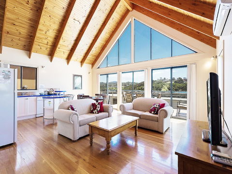 Snug Cove Villas - Holiday Sydney 1