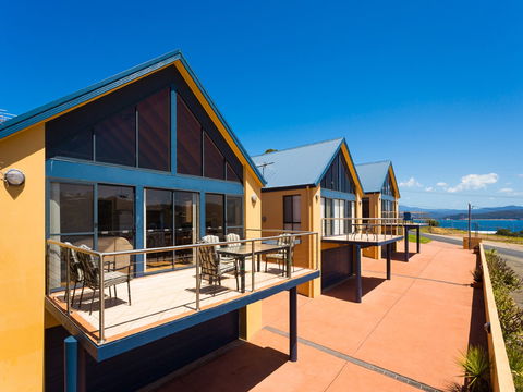 Snug Cove Villas - Holiday Sydney 2