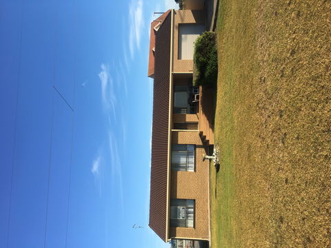 Springs Beach House - Accommodation Redcliffe 2
