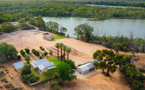 The River Block - Accommodation Airlie Beach 0