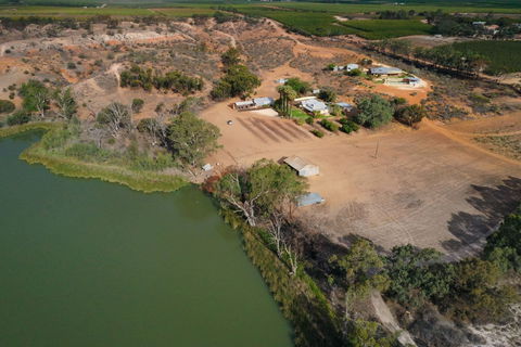 The River Block - Accommodation Airlie Beach 1