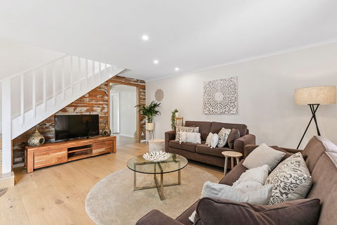 The Beach House Anglesea - Accommodation Airlie Beach 1