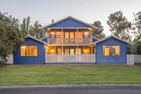 Ultramarine - Whitsundays Tourism 0
