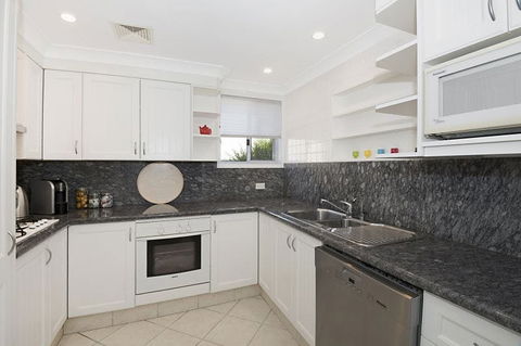 Werrina Townhouse - YWait Travel 1
