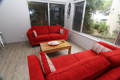Beachside - Accommodation Brisbane 2
