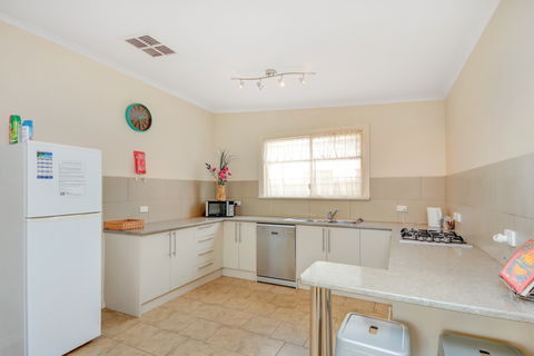 Broken Hill Country Cottage - Holiday Perth 0