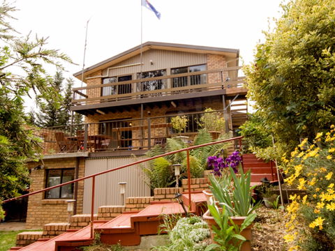 Chisholm Heights CBD Accommodation - Accommodation Gold Coast 1