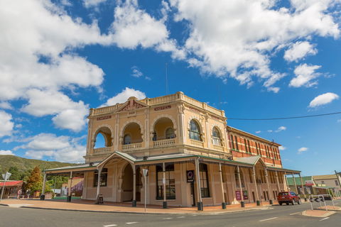 Empire Hotel - Townsville Tourism 0