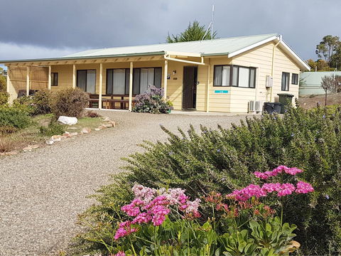 Emu Bay Holiday Homes - Accommodation Mount Tamborine 2
