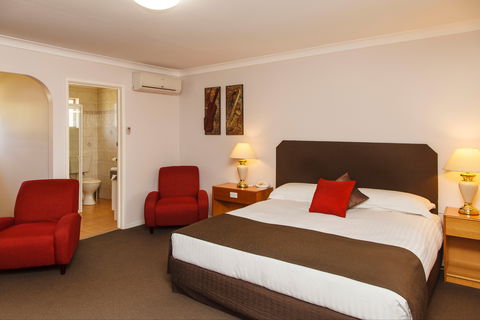 McNevins Maryborough Motel - Carnarvon Accommodation 2