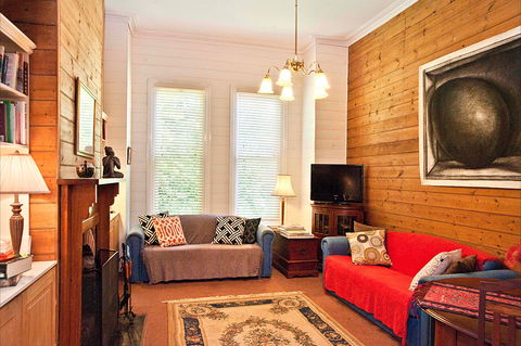 Pendower House B&B And Self Contained Apartments - Tourism Cairns 2