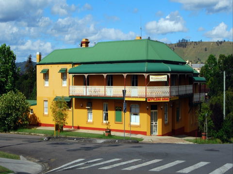 Settlers Arms Hotel - Accommodation Hamilton Island 0